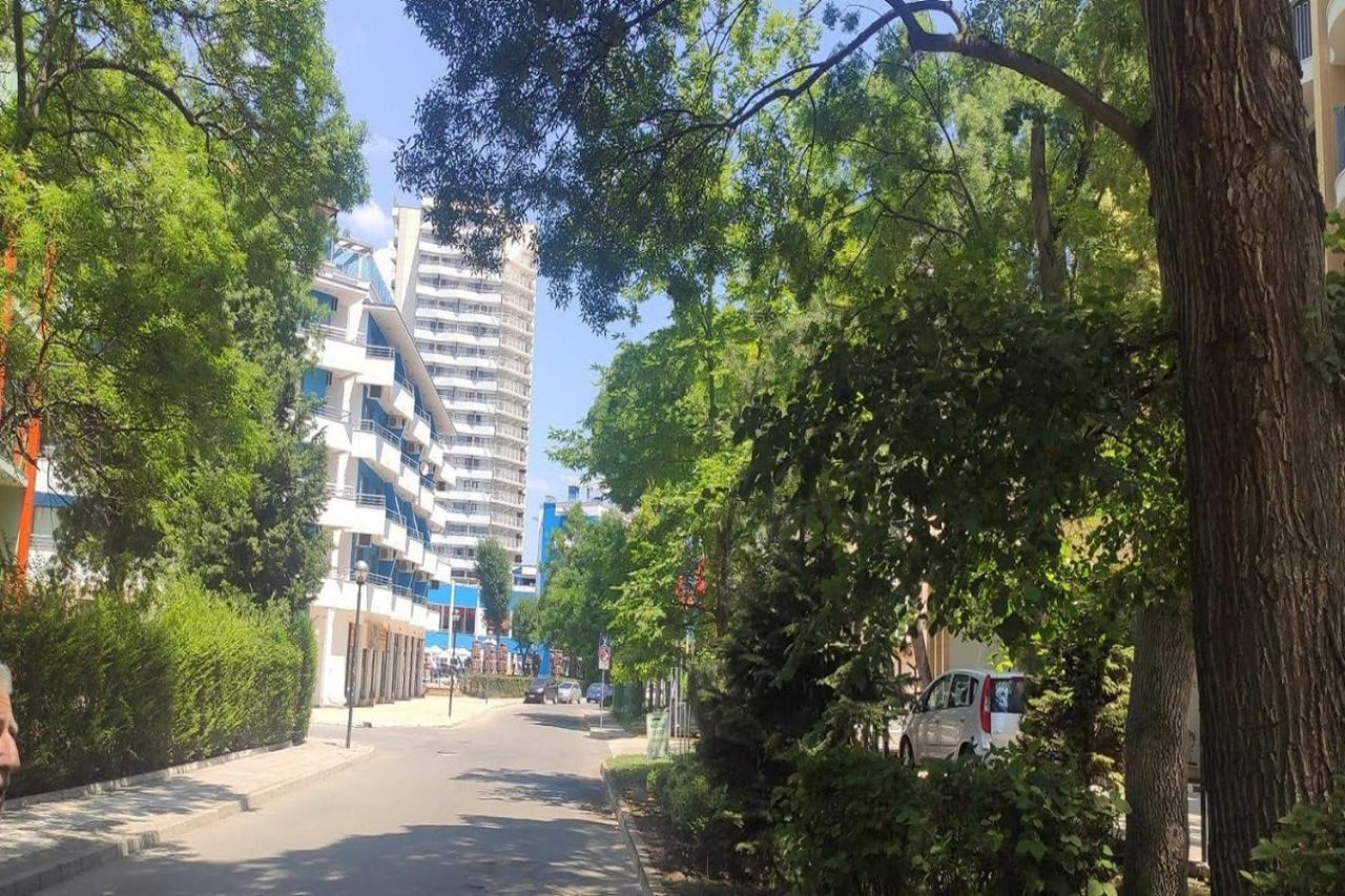 Yves 2 Bed Apart At Sun Village Sunny Beach Not Far Away From The Sea Екстериор снимка
