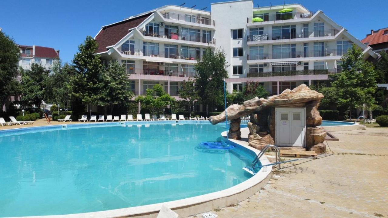 Yves 2 Bed Apart At Sun Village Sunny Beach Not Far Away From The Sea Екстериор снимка