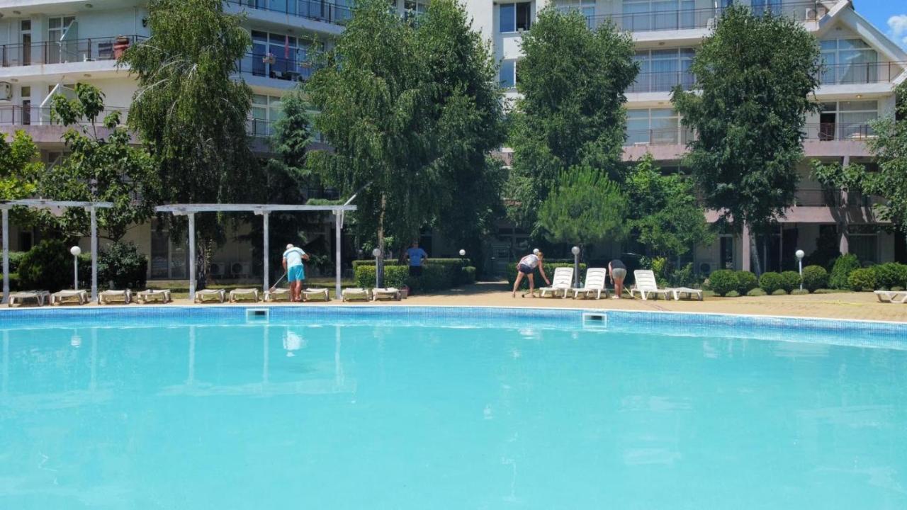 Yves 2 Bed Apart At Sun Village Sunny Beach Not Far Away From The Sea Екстериор снимка